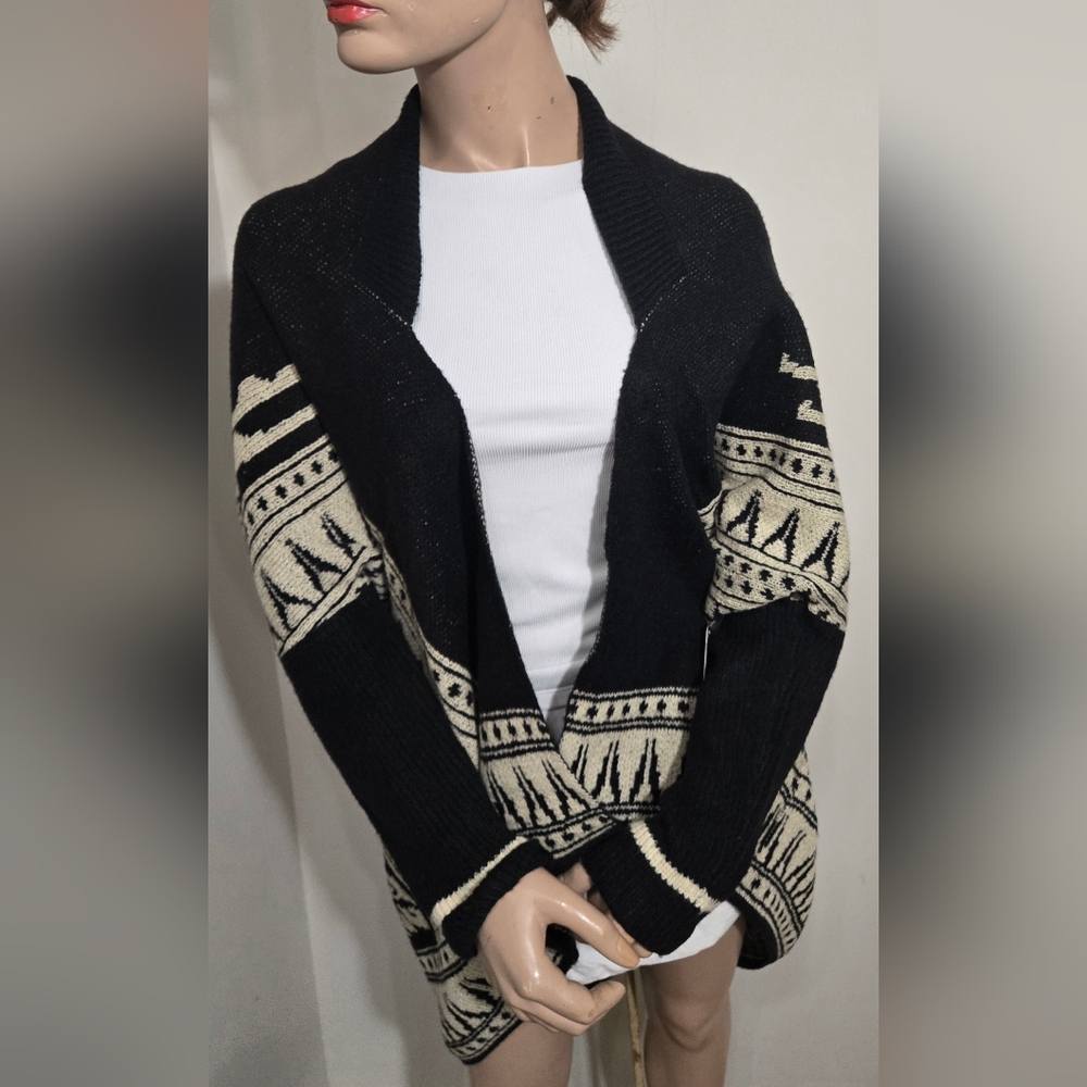 Women's Maxsport Open-Front Black and Cream Patterned Sweater NEW WITH TAGS - Picture 5 of 8